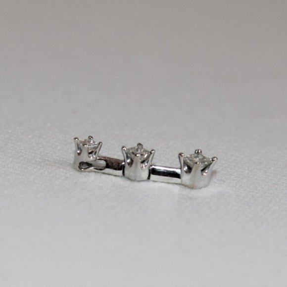 14 kt White Gold 3-Diamond Necklace - Picture 4 of 13